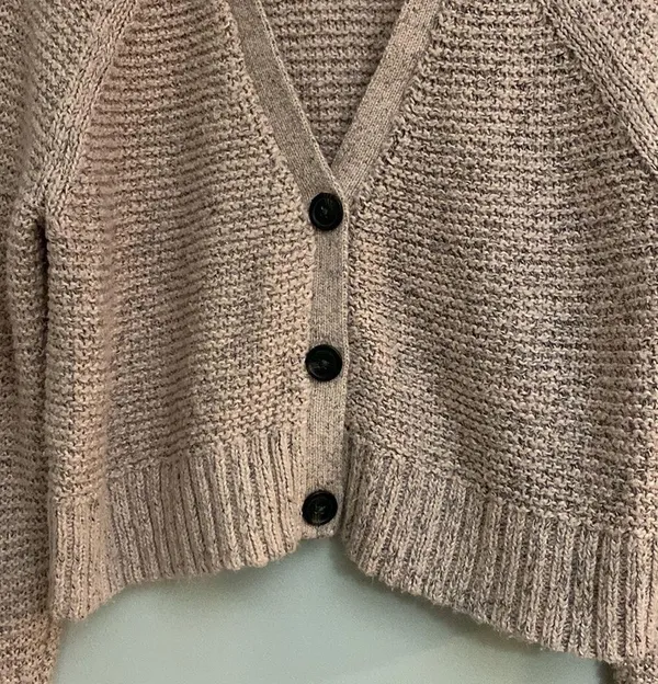 American Eagle womens rose pink cropped knit front button sweater size L - Image 3