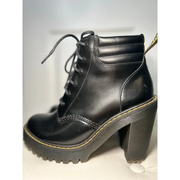 Dr.‎ Martens Persephone Heeled Boot Sz 7 Black Leather Lace Up Platform Lug Sole - Image 2