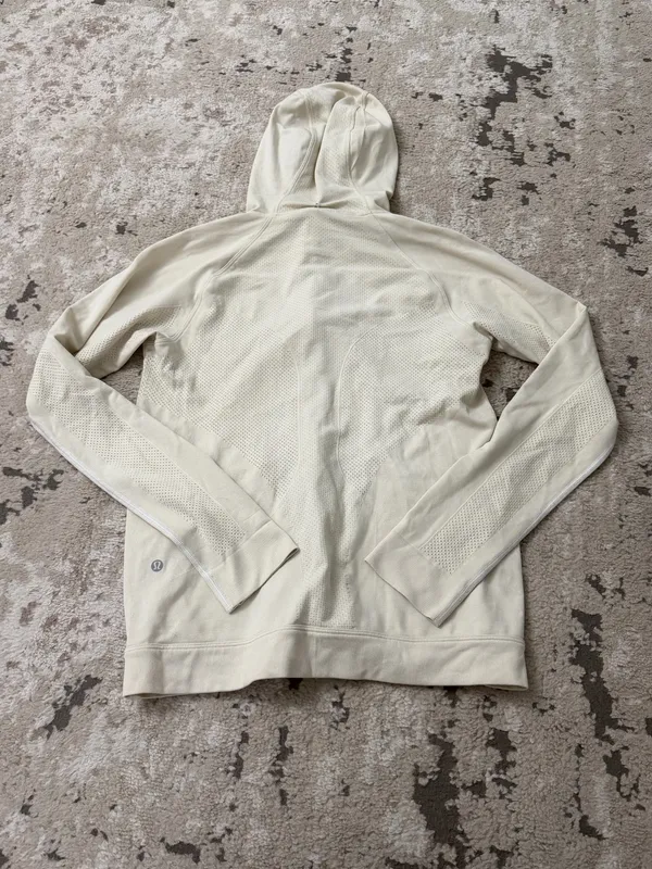 Lululemon Ventilate Jacket Size 12 - Image 2