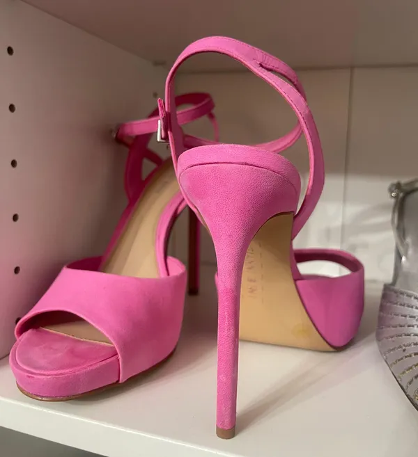Gianni Bini Pink Heels - Image 4