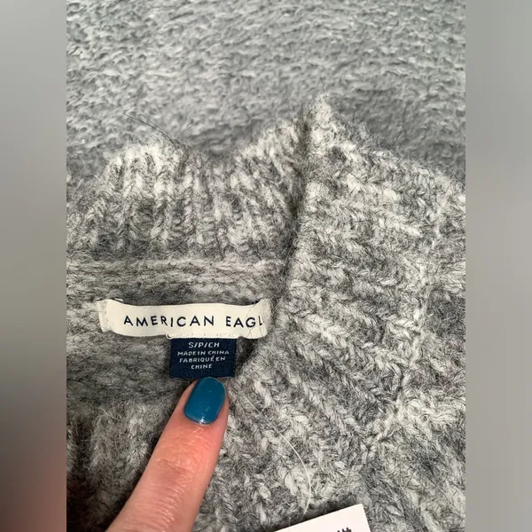 NWT American eagle Gray cropped Sweater bow small - Image 5