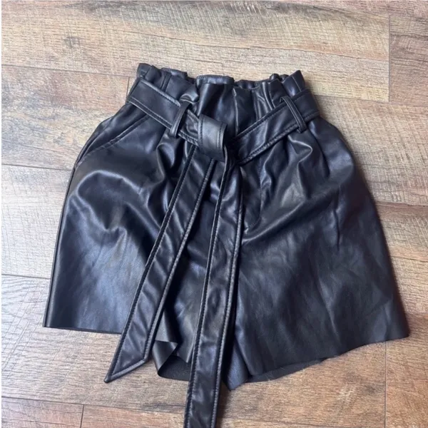 Zenana High-Waist Paperbag Faux Leather Shorts - Black NWOT - Image 3