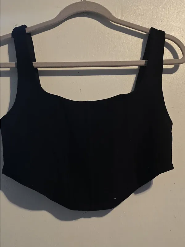 Princess Polly Black Square Neck Cropped Tank Top - Image 5