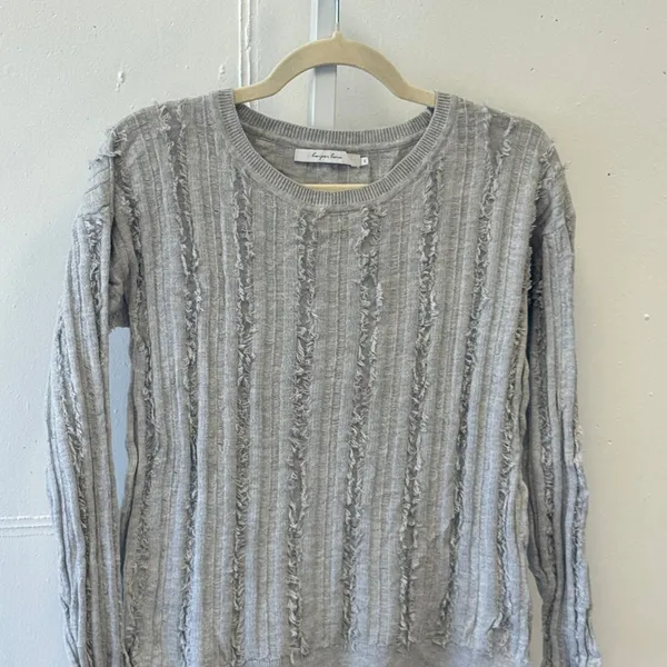 Harper Lane Heather Gray Fringed Textured Knit Crew Neck Sweater‎ Medium - Image 3