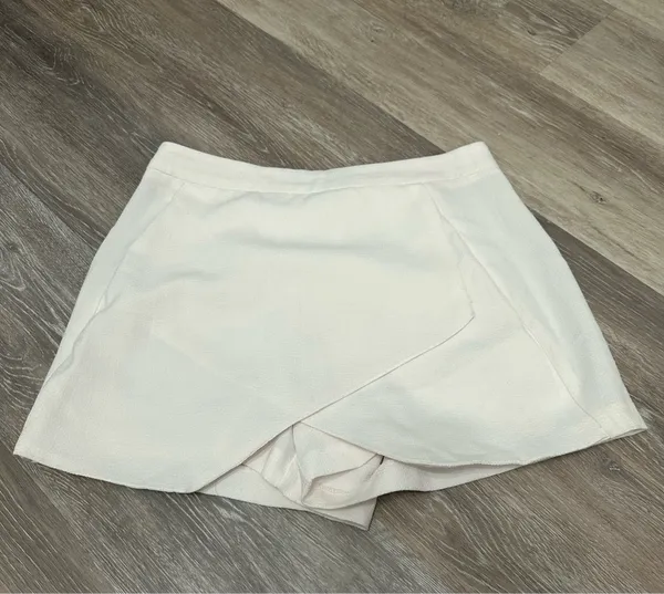 I.N. San Francisco Skort is a junior size 7. - Image 8