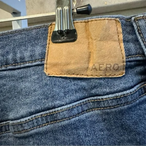 Aeropostale Distressed Stretch Mom Jeans – Size 12 – High Waist - Image 3