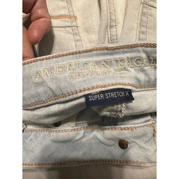 American Eagle‎ Hi-Rise Shortie Distressed Denim Shorts Light Wash Blue Size 2 - Image 4