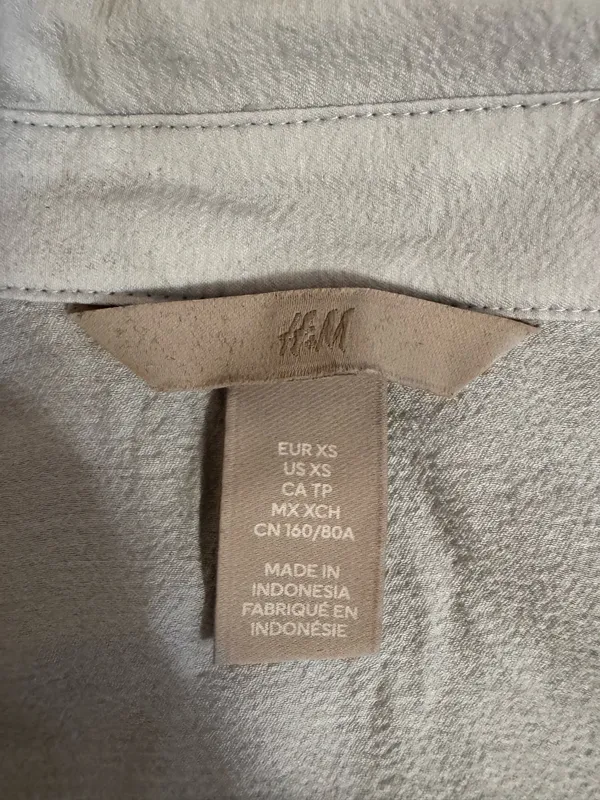 H&M Light Blue Button Down Shirt - Image 2