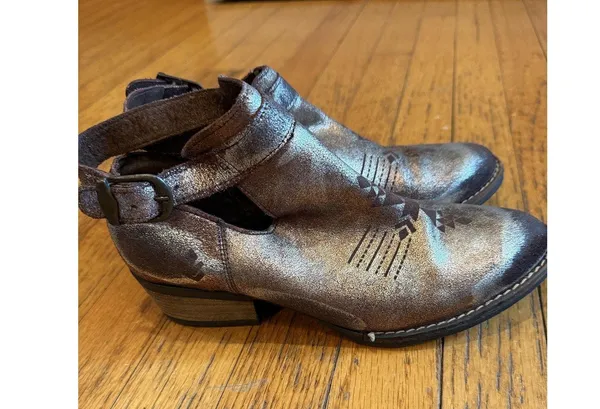 Sbicca Shoes Womens Size 6.5 Bronze Cutout Ankle Boots Western Buckle Leather - Image 4