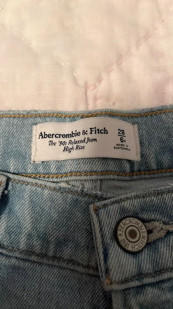 Abercrombie High-Rise Jeans 90s Relaxed - Image 4