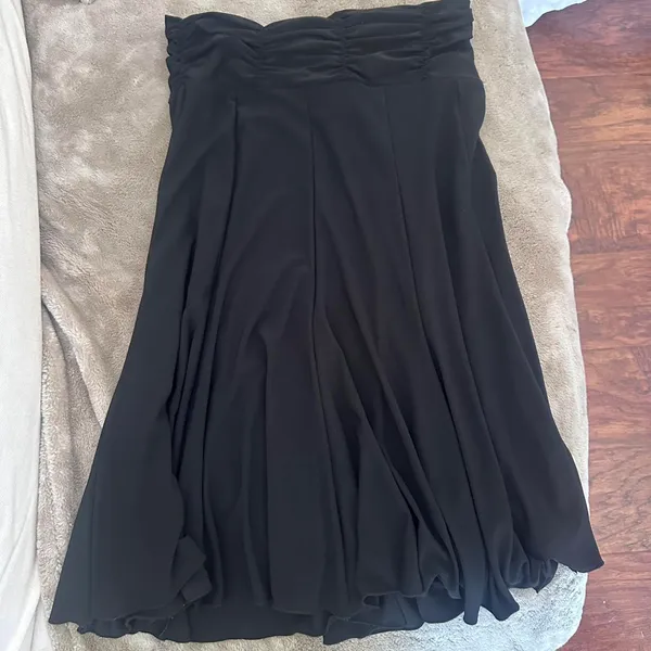 Black flowy boho midi pull on skirt Size M - Image 4
