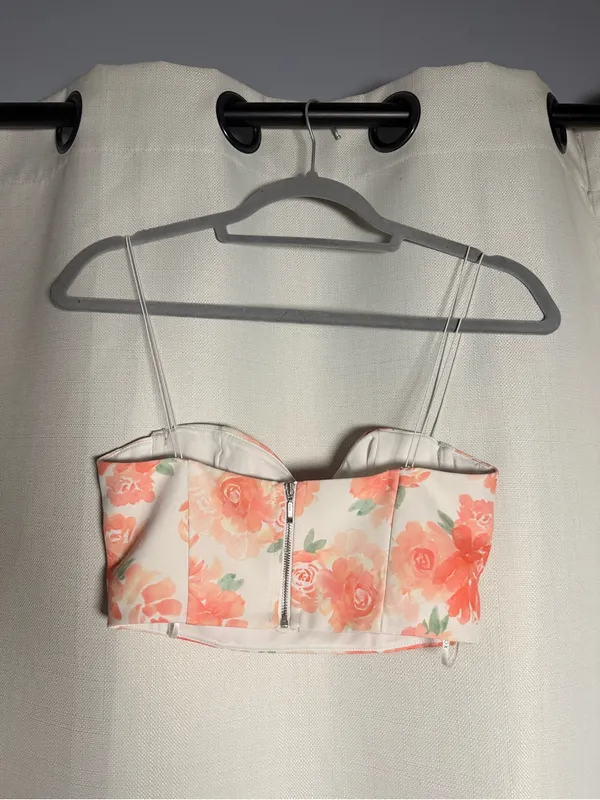 White Fox White and Peach Floral Underwire Crop Top Size XS - Image 3