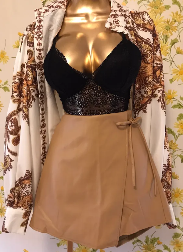 High waist faux leather wrap skort size M - Image 4