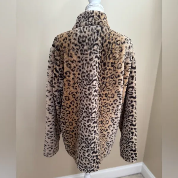 Pink Lily Faux Fur Leopard Print Quarter Zip Pullover (Oversized) - Image 7
