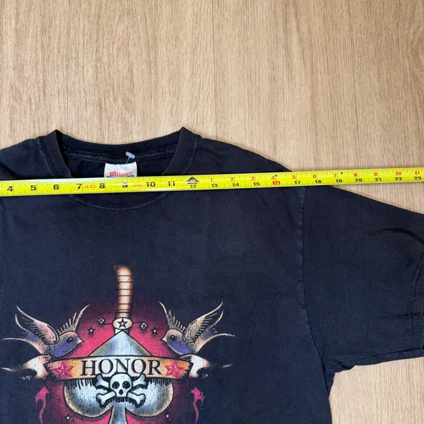 Size M- Vintage Hanes Heavyweight Honor Tattoo Graphic - Image 4
