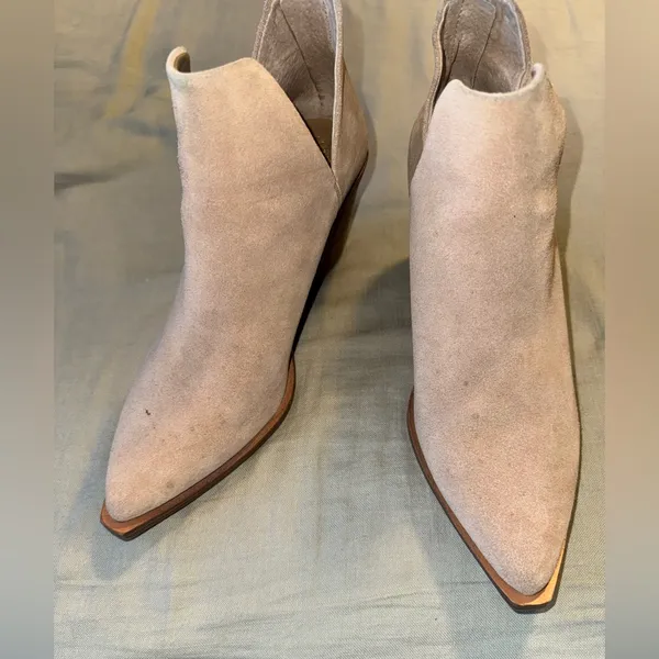 Vince Camuto Gigietta Suede Booties - Image 6