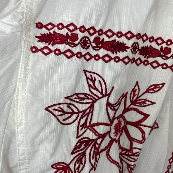 We the Free  Spring Refresh Top In White Embroidered size Large - Image 10