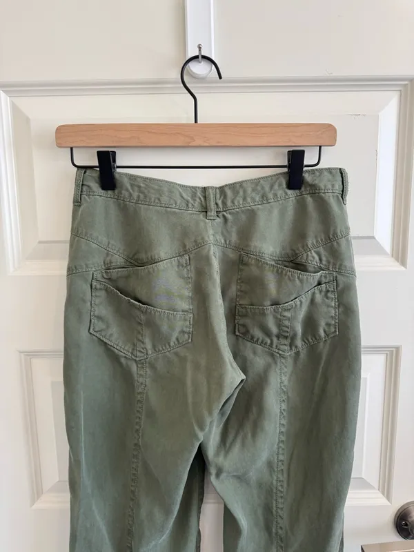 Athleta Low-Waisted Green Adjustable Lightweight Pants - Image 7