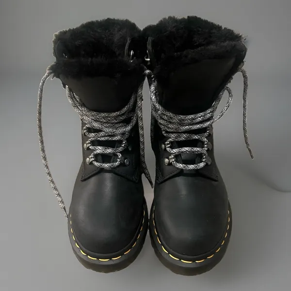 Dr. Martens 1460 Serena Collar Faux Fur Lined Lace Up Combat Boots 7 NWOT - Image 4