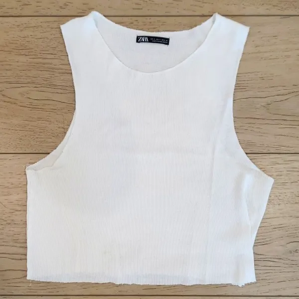Zara White Ribbed Cropped Tank Top - Image 2