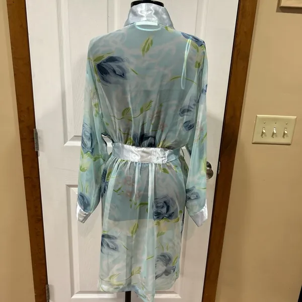 Valerie Stevens Sheer Floral Robe – Size M - Image 5