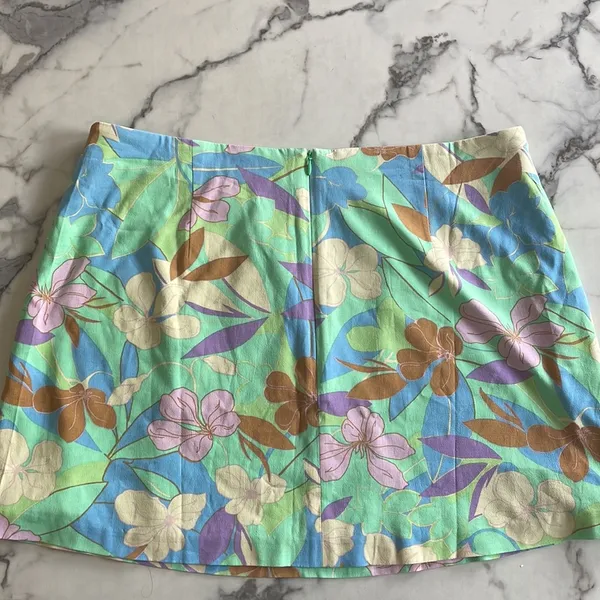 Sanctuary Revolve flower easy mini skirt in “freshly minted” size 12 floral - Image 7