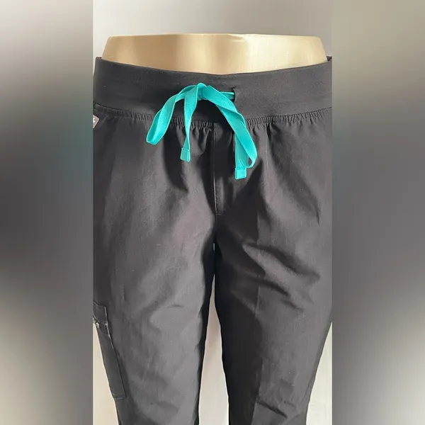 FIGS Zamora 
Jogger Scrub Pants - Image 6