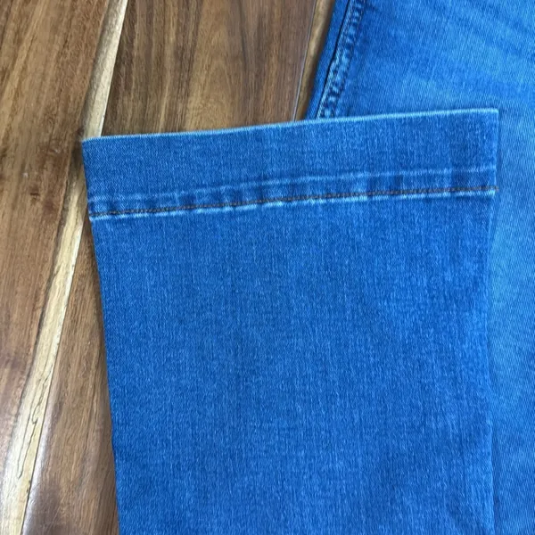 Wrangler bootcut flare, in EUC. - Image 3