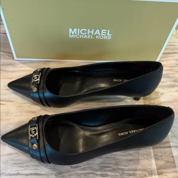 NWT Michael Kors Mandy Flex Kitten Pumps - Image 4
