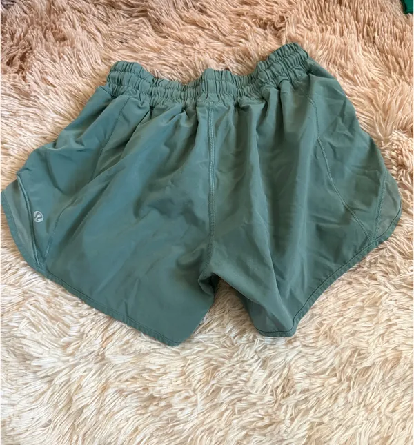 Lululemon Shorts Hotty Hot - Image 2