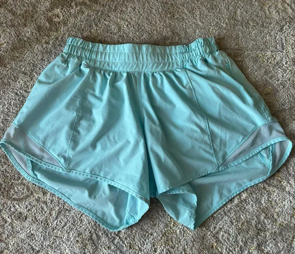 Lululemon Hotty Hot Shorts 4” - Image 4