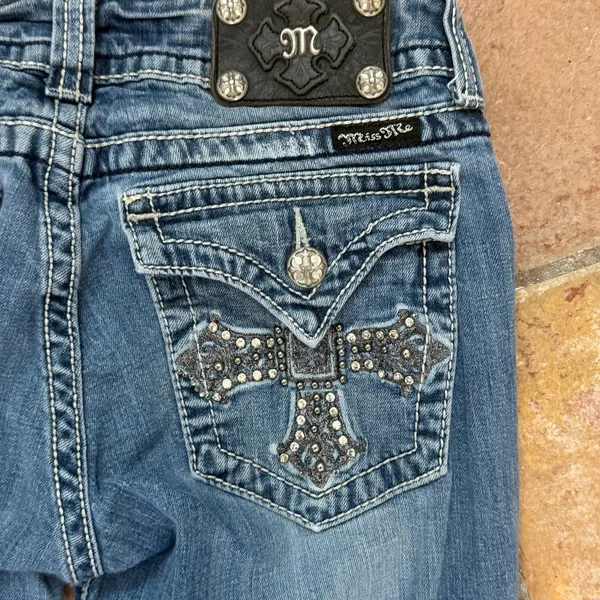 Miss Me Capri Size 29 Flap Back Pocket Bling Cross Grunge Y2K Denim Jeans - Image 6