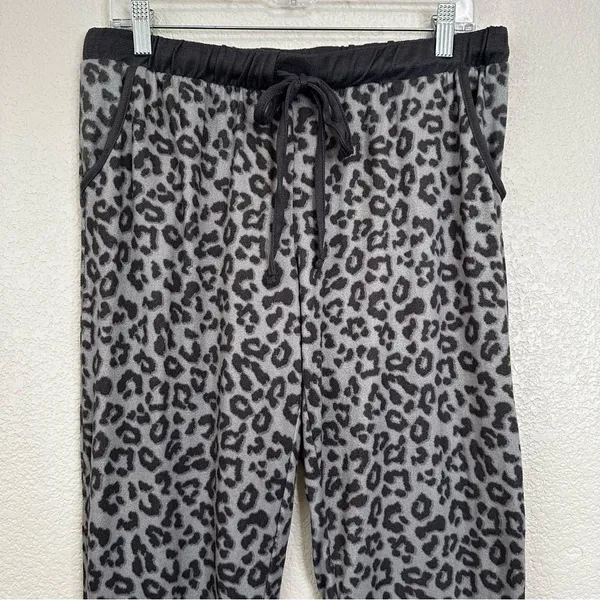 Lucky Brand Gray and Black Leopard Very Sofy Pajama Set, Sz Medium - Image 8