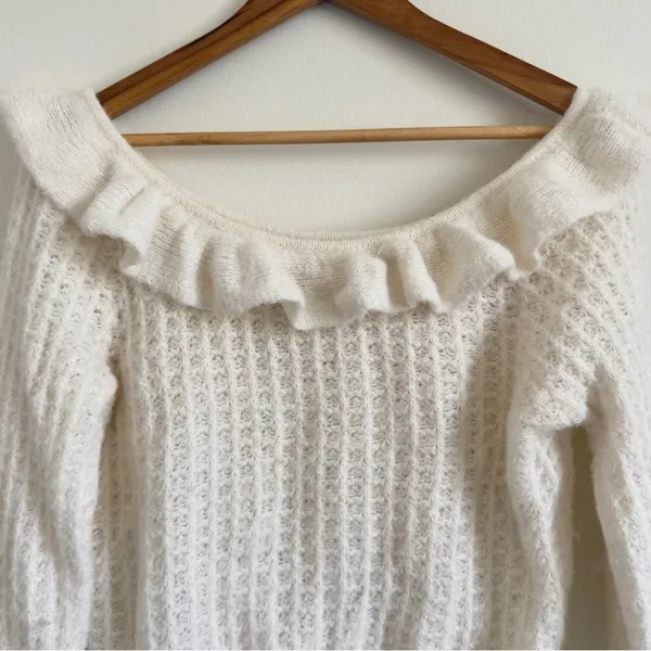Anthropologie Ivory White Ruffled Boat Neck Soft Wool Knit Sweater Size Medium - Image 5