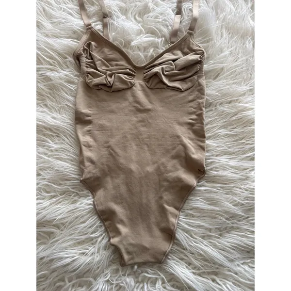 Skims Seamless Sculpt Low Back Thong Bodysuit Clay Size Large - Image 4