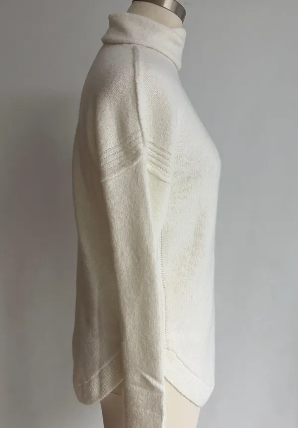Gap Slouchy Turtleneck Sweater NWOT - Image 4