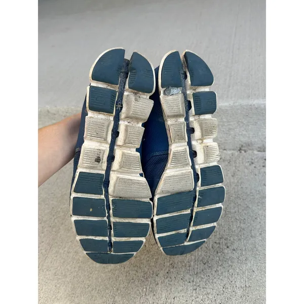 On Running Cloud 5 Sneakers Shoes Navy Blue White Lace Up Size 6.5 - Image 5