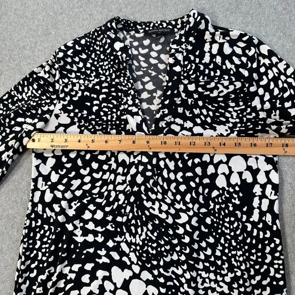 Banana Republic Shift Dress Black White Womens X-Small V-Neck 3/4 Balloon Sleeve - Image 7