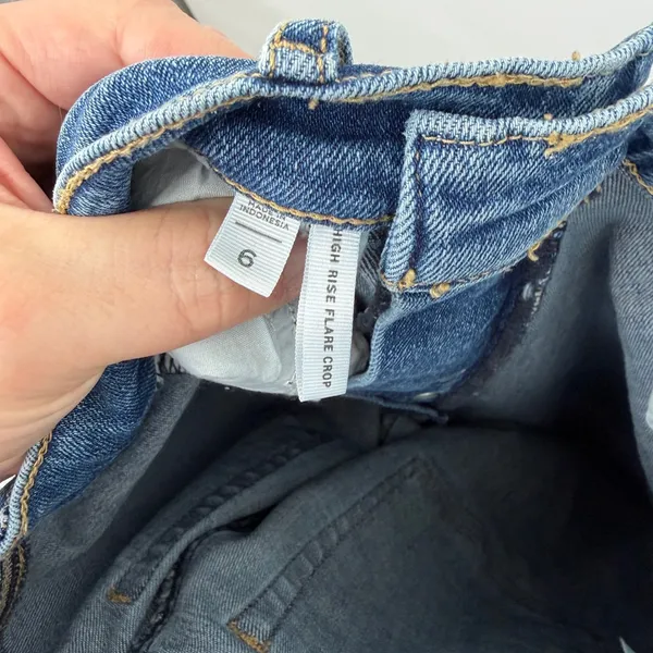 LOFT Outlet High Rise Flare Crop Jeans Blue Button Fly‎ Raw Hem Size 6 - Image 4