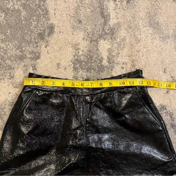 Black Women's Grey Lab Shorts Size XS - Image 6