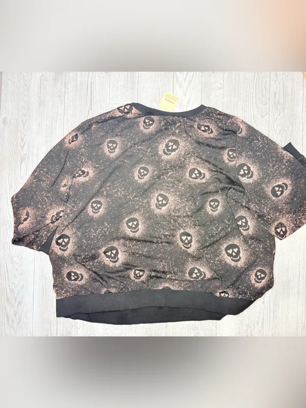 Nwt Spooky Skull bleach style Print Ribbed Hem pull over Sweatshirt 30 / 6x - Image 6