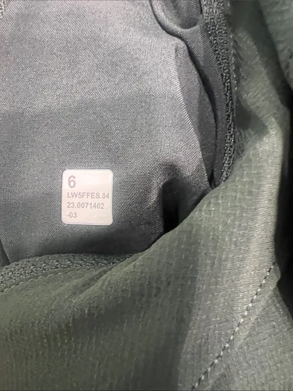 lululemon athletica License to Train Green Drawstring 6 Pants - Image 9