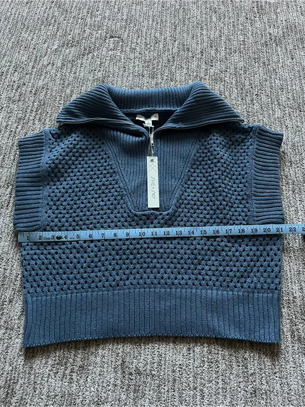 She + Sky collared drop shoulder sweater size small NWT - Image 4