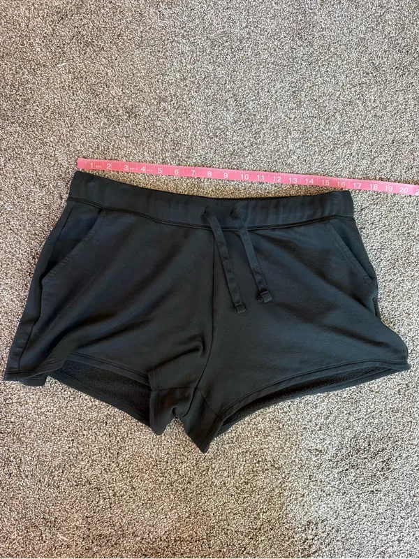Quince Women’s Black Fleece Lounge Shorts Pull On Athleisure Size L - Image 8