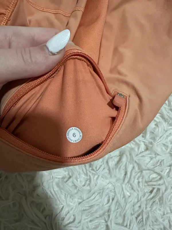 Lululemon Shorts Speed Up 4" - Image 3