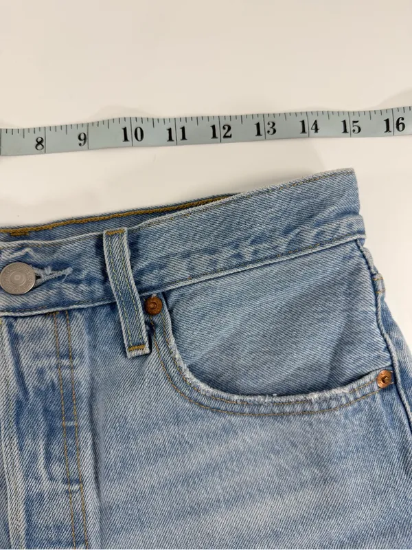 Levi’s 501 Original‎ Cut Off Denim Shorts W27 Light Wash Distressed Raw Hem - Image 4