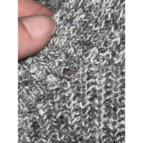 Abercrombie & Fitch Gray Ribbed Knit Long Sleeve Wrap V-Neck Sweater Size Medium - Image 7