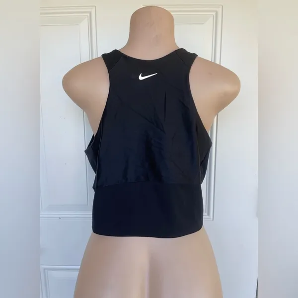Nike Women's Black Crop Top - Image 3