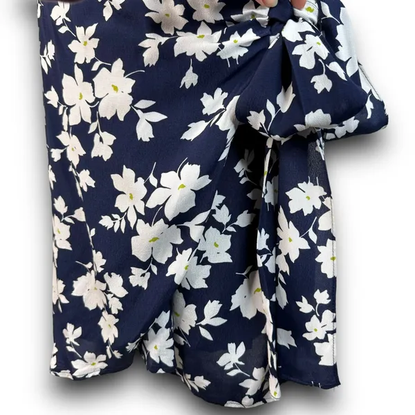 VICI Blue Floral Wrap Mini Dress Vneck Short Sleeve Spring Summer Size Medium - Image 6