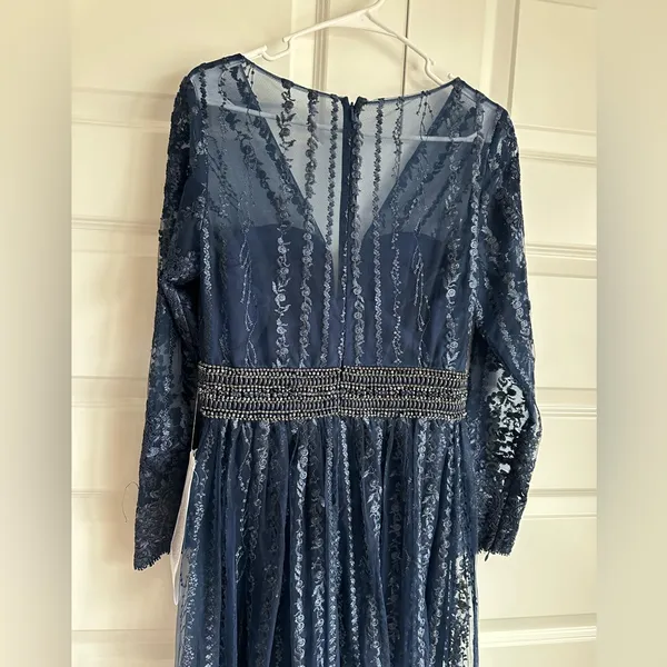 Mac Duggal Long Sleeve Floral Illusion‎ Midnight Navy A Line Gown Size 8 NWT - Image 9